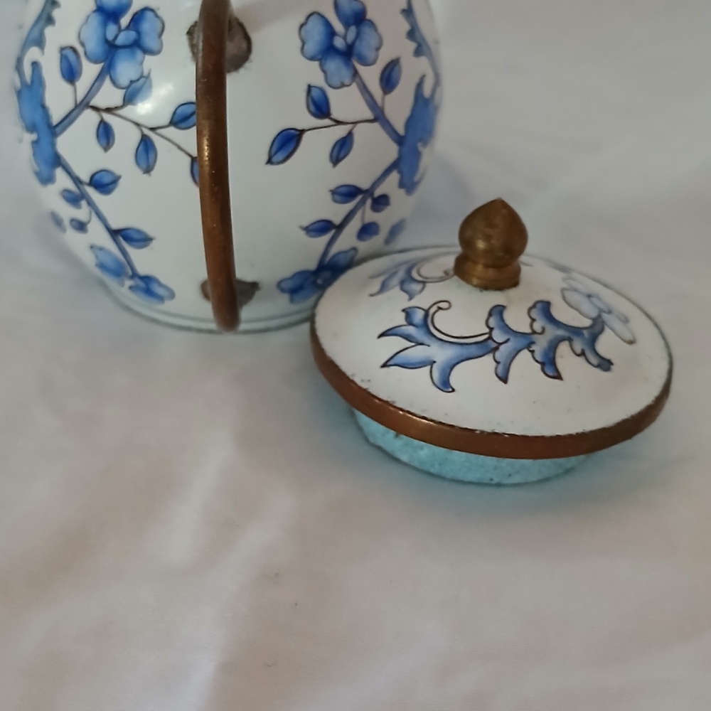 Chinemel B. YEE Miniature Teapot - Picture 10 of 12